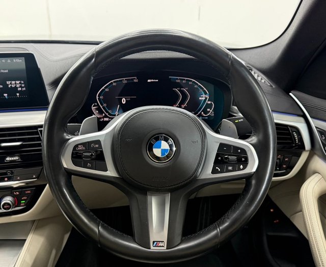 2020 BMW 5 SERIES - Photo 11