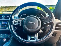 USED 2018 68 JAGUAR F-PACE 2.0 D240 R-Sport SUV 5dr Diesel Auto AWD Euro 6 (s/s) (240 ps) 