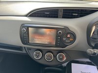 USED 2015 65 TOYOTA YARIS 1.33 Dual VVT-i Icon Hatchback 5dr Petrol Multidrive S Euro 5 Euro 5 (99 ps) LOVELY LITTLE AUTOMATIC! 2KEYS