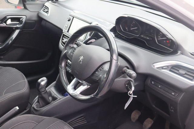 View our PEUGEOT 208
