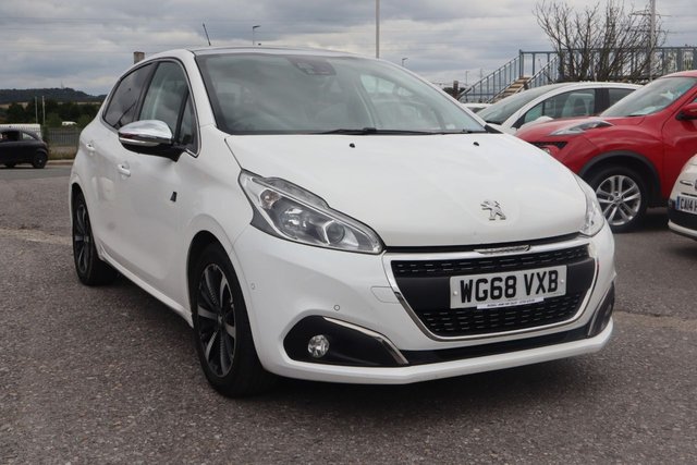 View our PEUGEOT 208