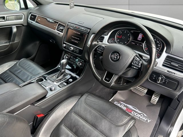 2016 VOLKSWAGEN TOUAREG 3.0 TDI V6 BlueMotion Tech R-Line Plus SUV 5dr Diesel Tiptronic 4WD Euro 6 (s/s) (262 ps) - Photo 9