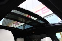 USED 2020 20 BMW X7 3.0 M50d SUV 5dr Diesel Auto xDrive Euro 6 (s/s) (400 ps) - EURO 6 - ULEZ, BIG SPEC OVER &pound;8K of EXTRAS - 7 SEATS, PRO NAV, HTD/VENTILATED LEATHER, MASSAGE FUNCTION, PAN ROOF, R/CAMERA, HUD, DIGITAL DASH, E/TAILGATE, 22" ALLOYS, CRUISE/BSA, WIRELESS CHARGER, BLUETOOTH, DAB & HARMAN KARDON S/S