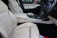 USED 2020 20 BMW X7 3.0 M50d SUV 5dr Diesel Auto xDrive Euro 6 (s/s) (400 ps) - EURO 6 - ULEZ, BIG SPEC OVER &pound;8K of EXTRAS - 7 SEATS, PRO NAV, HTD/VENTILATED LEATHER, MASSAGE FUNCTION, PAN ROOF, R/CAMERA, HUD, DIGITAL DASH, E/TAILGATE, 22" ALLOYS, CRUISE/BSA, WIRELESS CHARGER, BLUETOOTH, DAB & HARMAN KARDON S/S