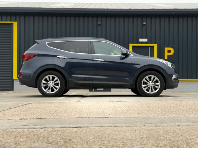 View our HYUNDAI SANTA FE