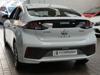 USED 2022 22 HYUNDAI IONIQ 38.3kWh Premium Hatchback 5dr Electric Auto (136 ps) SAT NAV REAR VIEW CAMERA CRUISE CONTROL PARKING SENSORS 1 OWNER EXCELLENT SERVICE HISTORY HYUNDAI WARRANTY