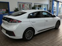 USED 2022 22 HYUNDAI IONIQ 38.3kWh Premium Hatchback 5dr Electric Auto (136 ps) SAT NAV REAR VIEW CAMERA CRUISE CONTROL PARKING SENSORS 1 OWNER EXCELLENT SERVICE HISTORY HYUNDAI WARRANTY