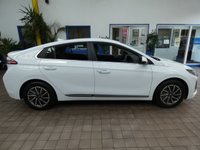USED 2022 22 HYUNDAI IONIQ 38.3kWh Premium Hatchback 5dr Electric Auto (136 ps) SAT NAV REAR VIEW CAMERA CRUISE CONTROL PARKING SENSORS 1 OWNER EXCELLENT SERVICE HISTORY HYUNDAI WARRANTY