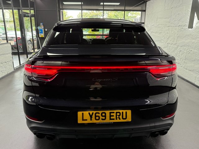 2019 PORSCHE CAYENNE - Photo 3