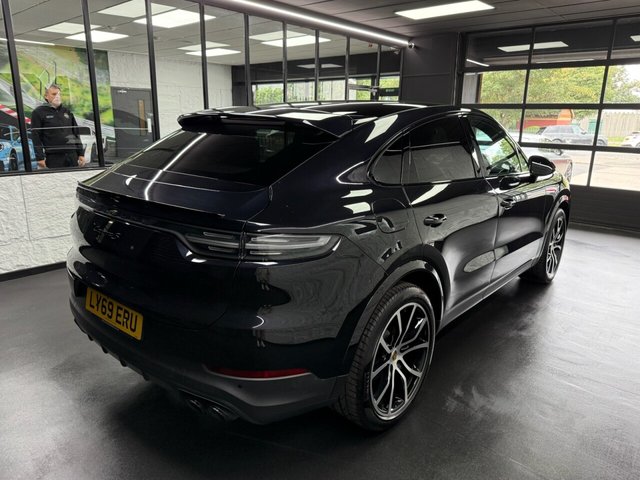 2019 PORSCHE CAYENNE - Photo 5
