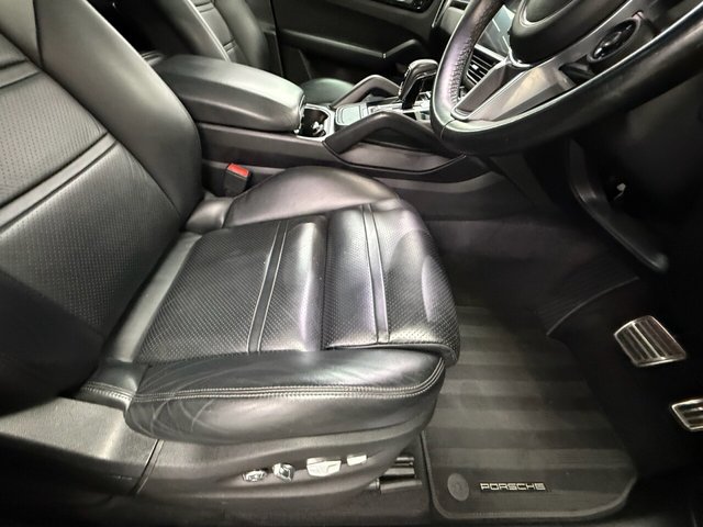 2019 PORSCHE CAYENNE - Photo 11