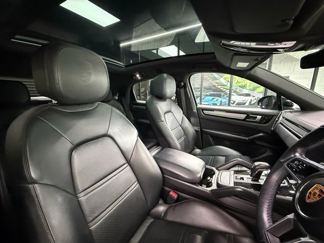 2019 PORSCHE CAYENNE - Photo 6