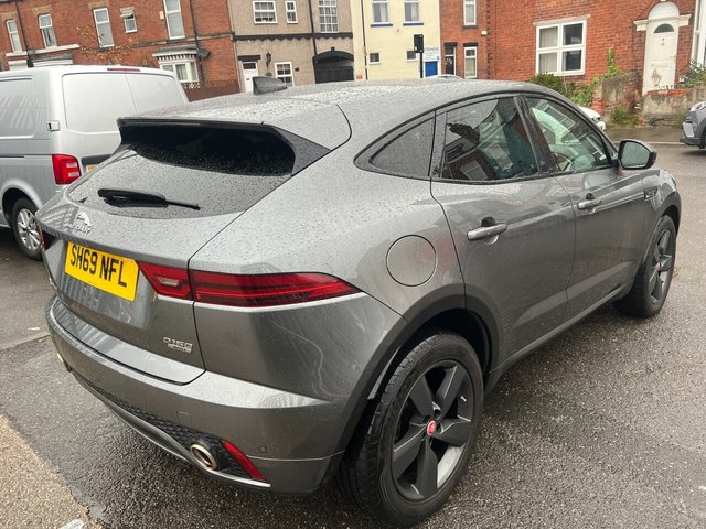 2019 JAGUAR E-PACE 2.0 D150 Chequered Flag SUV 5dr Diesel Auto AWD Euro 6 (s/s) (150 ps) - Photo 3