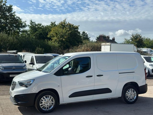 2020 VAUXHALL COMBO - Photo 11