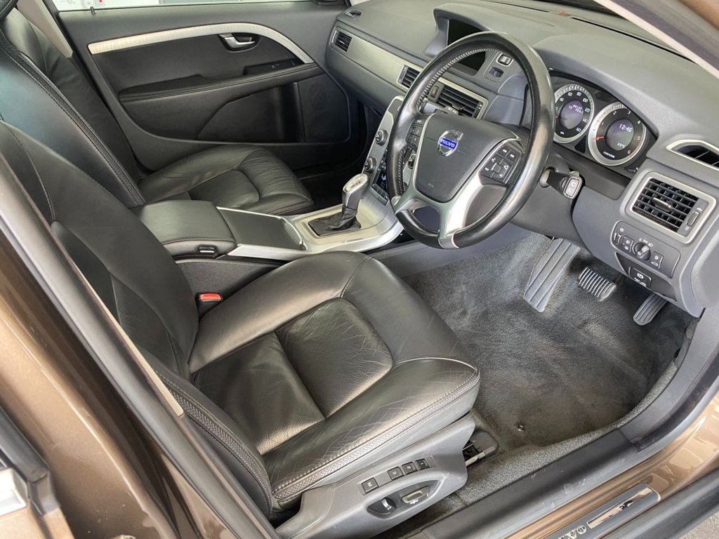 USED 2013 13 VOLVO XC70 2.4 D5 SE Lux Estate 5dr Diesel Geartronic AWD Euro 5 (215 ps) DAB SAT NAV WINTER PACK