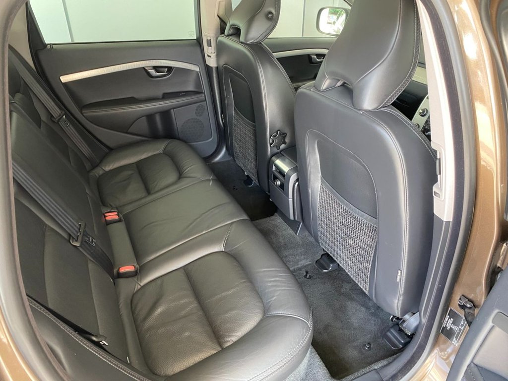 USED 2013 13 VOLVO XC70 2.4 D5 SE Lux Estate 5dr Diesel Geartronic AWD Euro 5 (215 ps) DAB SAT NAV WINTER PACK