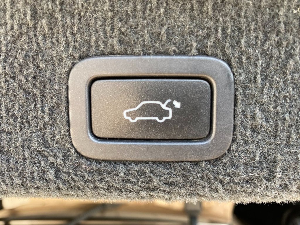 USED 2013 13 VOLVO XC70 2.4 D5 SE Lux Estate 5dr Diesel Geartronic AWD Euro 5 (215 ps) DAB SAT NAV WINTER PACK