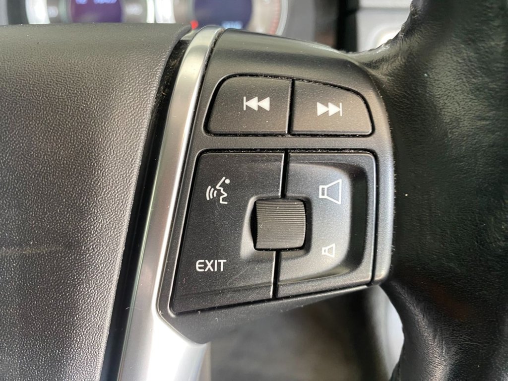 USED 2013 13 VOLVO XC70 2.4 D5 SE Lux Estate 5dr Diesel Geartronic AWD Euro 5 (215 ps) DAB SAT NAV WINTER PACK
