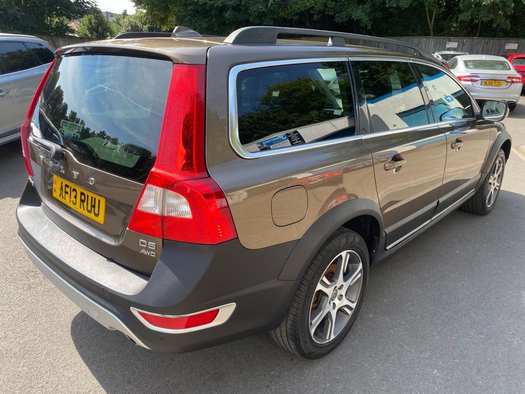 USED 2013 13 VOLVO XC70 2.4 D5 SE Lux Estate 5dr Diesel Geartronic AWD Euro 5 (215 ps) DAB SAT NAV WINTER PACK