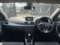 USED 2011 RENAULT MEGANE 1.5 dCi Dynamique TomTom Sport Tourer 5dr Diesel Manual Euro 5 (110 ps) 