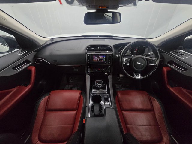 2017 JAGUAR F-PACE 2.0 D180 R-Sport SUV 5dr Diesel Auto AWD Euro 6 (s/s) (180 ps) - Photo 4
