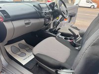 USED 2013 13 MITSUBISHI L200 2.5 DI-D 4Life Club Pickup Extended Cab 2dr Diesel Manual 4WD Euro 5 (134 ps) 1 FORMER KEEPER