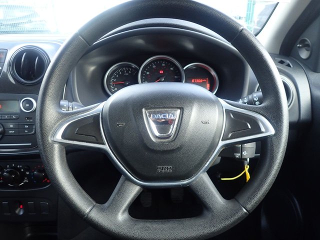2017 DACIA SANDERO 1.0 SCe Ambiance Hatchback 5dr Petrol Manual Euro 6 (75 ps) - Photo 9