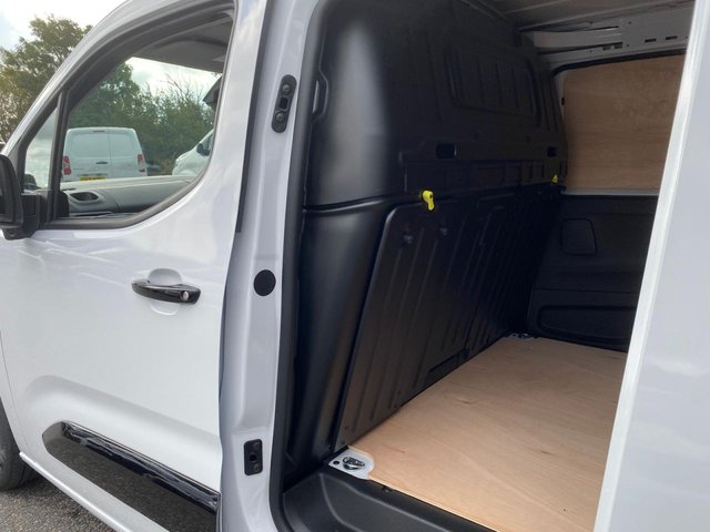 2025 CITROEN BERLINGO - Photo 8