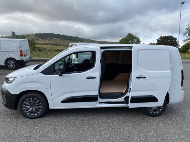 2025 CITROEN BERLINGO - Photo 9