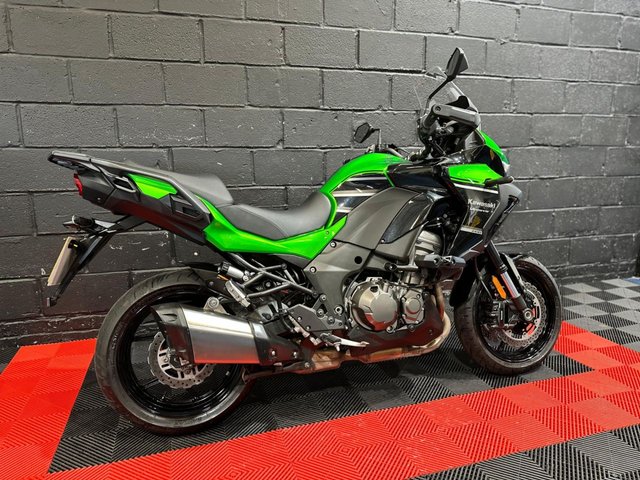 View our KAWASAKI VERSYS 1000