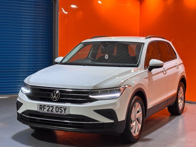 2022 VOLKSWAGEN TIGUAN 1.5 TSI Life SUV 5dr Petrol Manual Euro 6 (s/s) (130 ps) Discover Nav. 18" Alloys. DAB. - Photo 4
