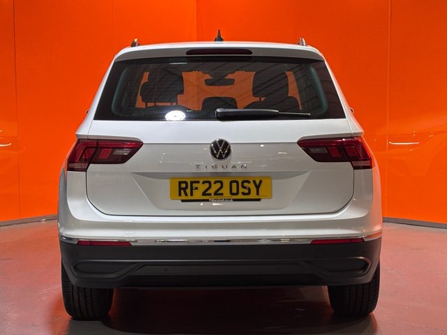 2022 VOLKSWAGEN TIGUAN 1.5 TSI Life SUV 5dr Petrol Manual Euro 6 (s/s) (130 ps) Discover Nav. 18" Alloys. DAB. - Photo 8
