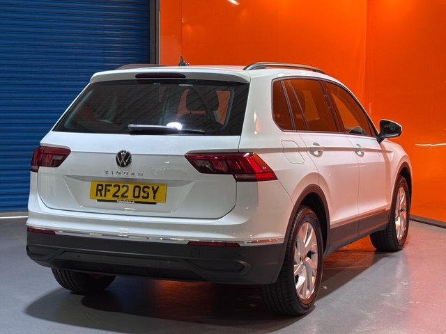 2022 VOLKSWAGEN TIGUAN 1.5 TSI Life SUV 5dr Petrol Manual Euro 6 (s/s) (130 ps) Discover Nav. 18" Alloys. DAB. - Photo 10