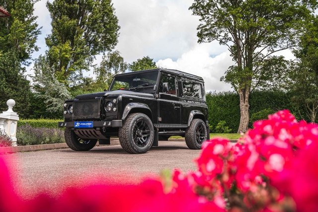 View our LAND ROVER DEFENDER