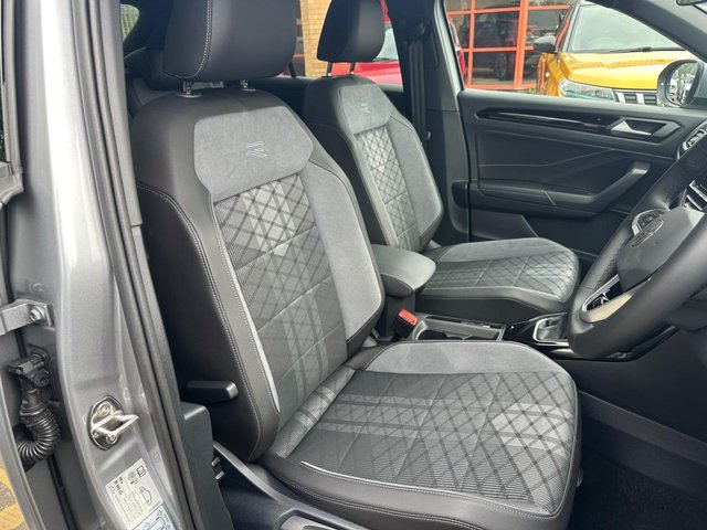 2024 VOLKSWAGEN T-ROC - Photo 9