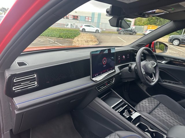 2024 VOLKSWAGEN TIGUAN - Photo 3