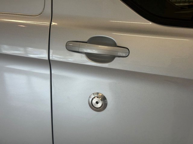 2023 Ford Transit Custom 2L Limited 5dr - Photo 10