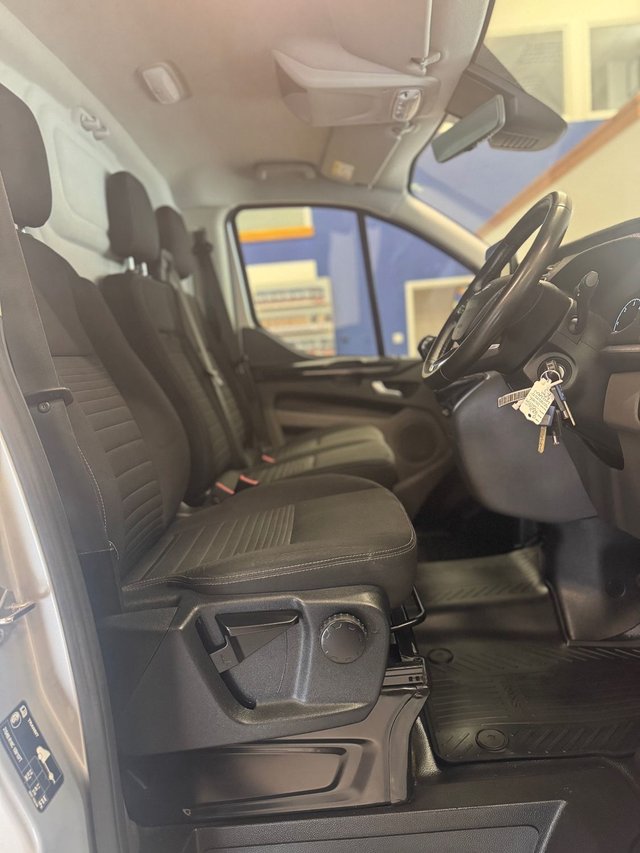 2023 Ford Transit Custom 2L Limited 5dr - Photo 11