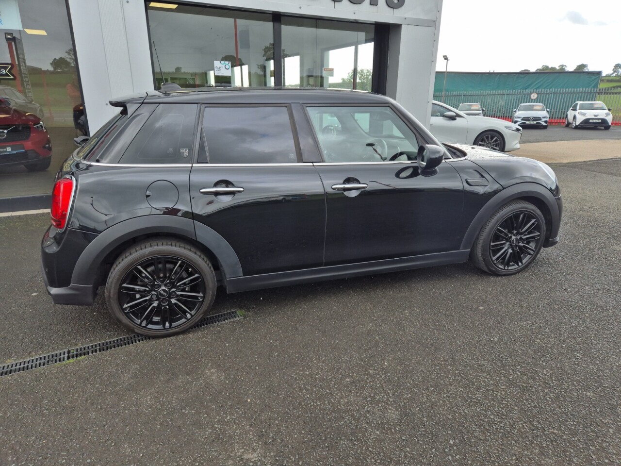 2024 MINI HATCH 1.5 Cooper Exclusive Hatchback 5dr Petrol Steptronic Euro 6 (s/s) (136 ps) - vehicle photo 21 for sale on PureCar