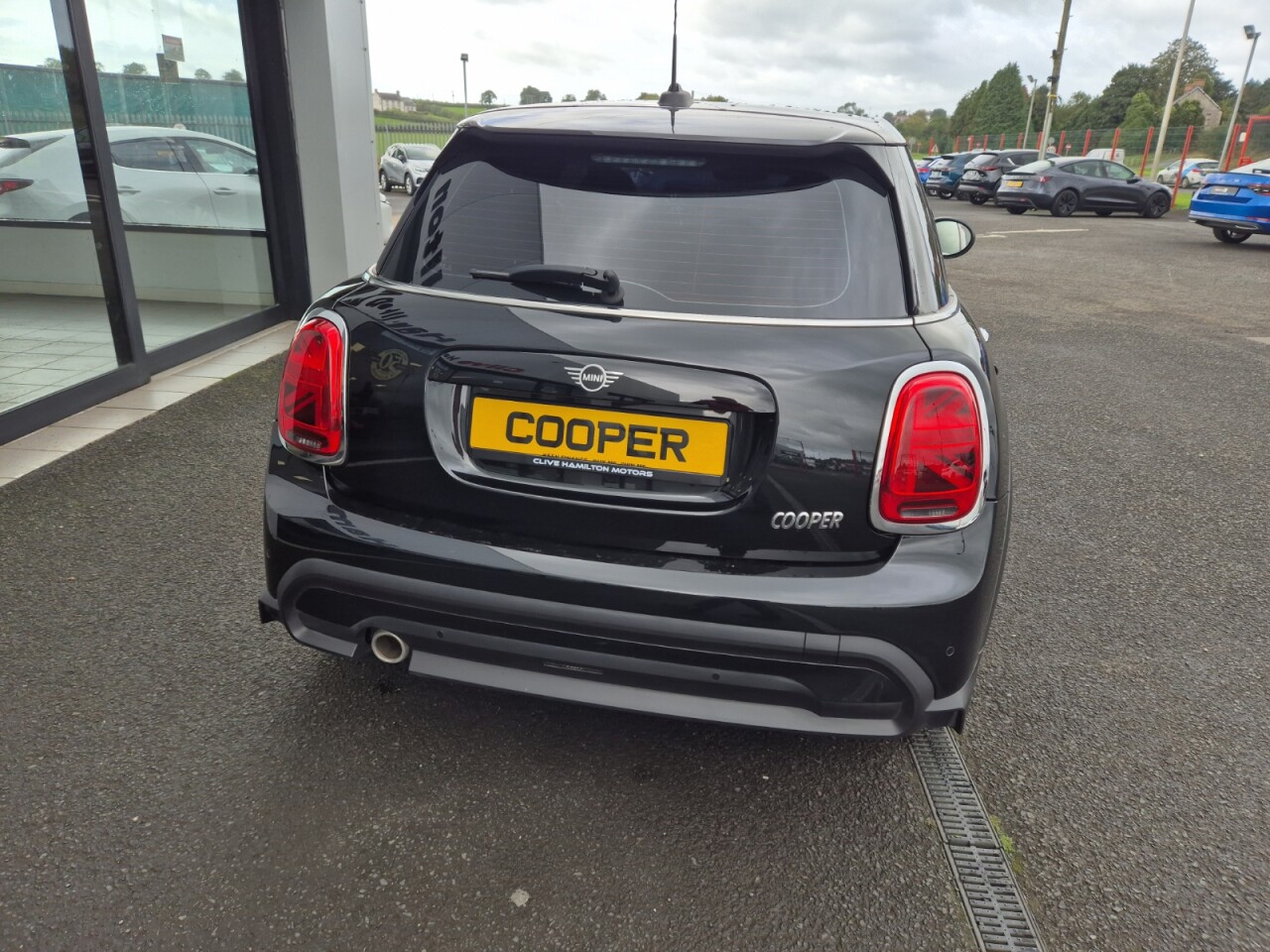 2024 MINI HATCH 1.5 Cooper Exclusive Hatchback 5dr Petrol Steptronic Euro 6 (s/s) (136 ps) - vehicle photo 24 for sale on PureCar