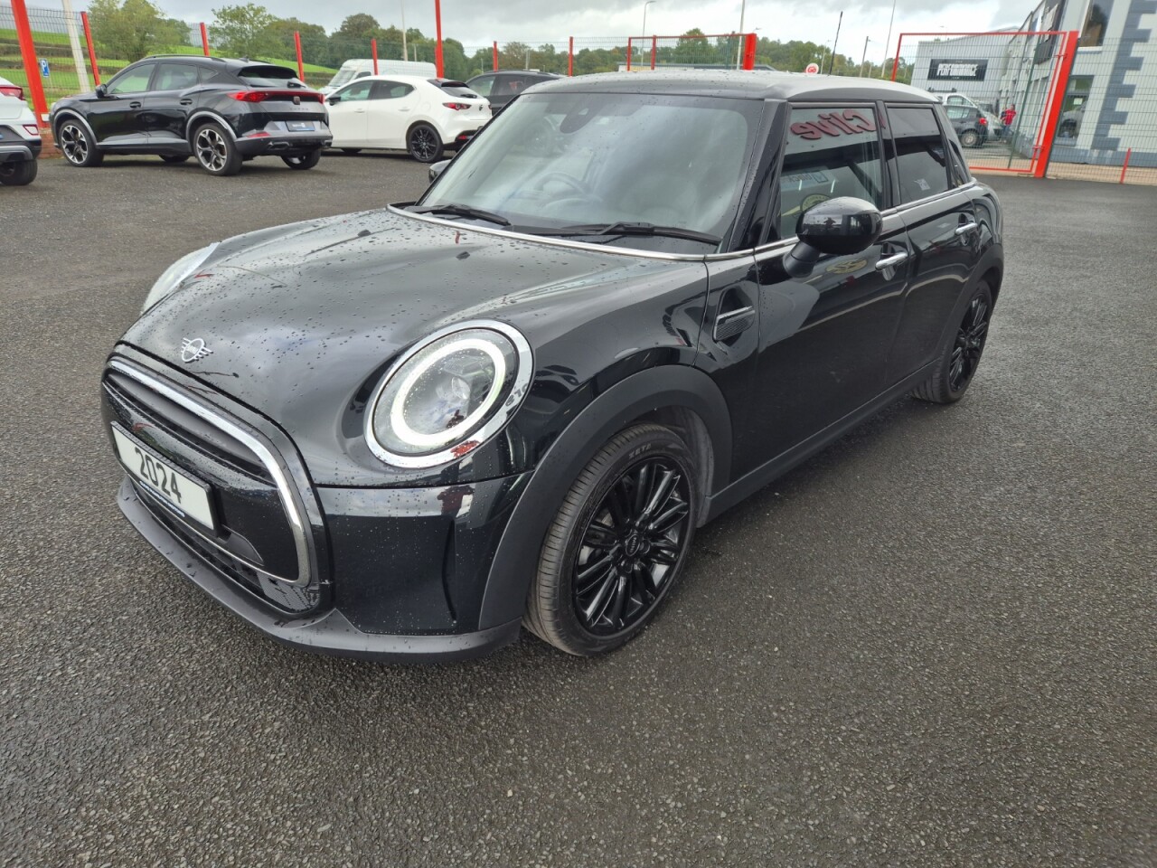 2024 MINI HATCH 1.5 Cooper Exclusive Hatchback 5dr Petrol Steptronic Euro 6 (s/s) (136 ps) - vehicle photo 28 for sale on PureCar