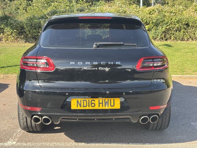 2016 PORSCHE MACAN - Photo 4