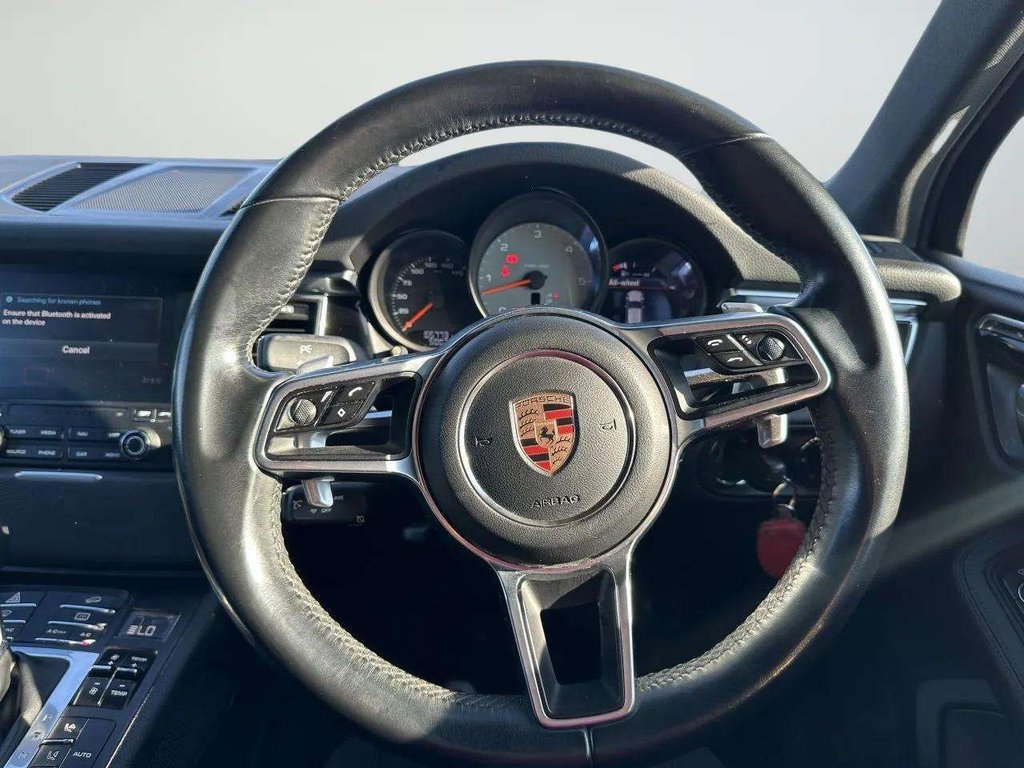 2016 Porsche Macan — image 4