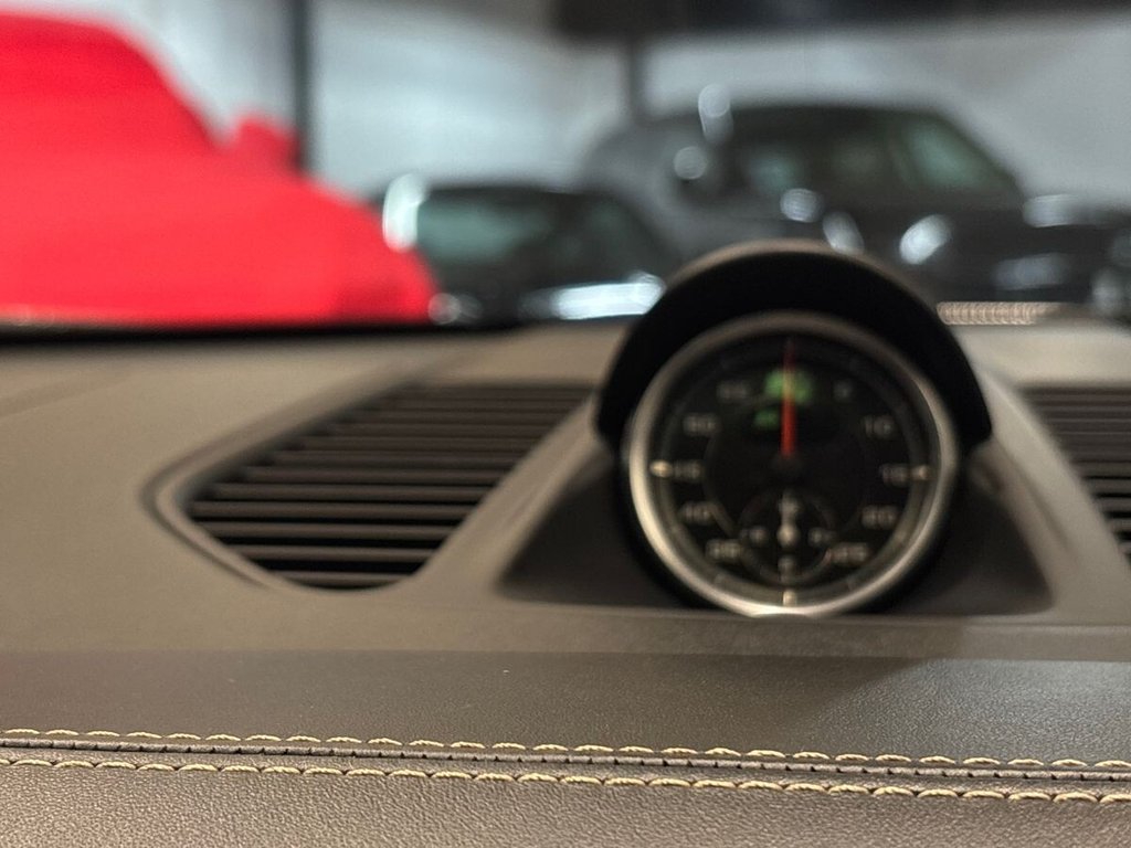 USED 2015 15 PORSCHE 911 3.4 991 Carrera 4 Coupe 2dr Petrol PDK 4WD Euro 6 (s/s) (350 ps) SPORT CHRONO|BOSE|GLASS ROOF