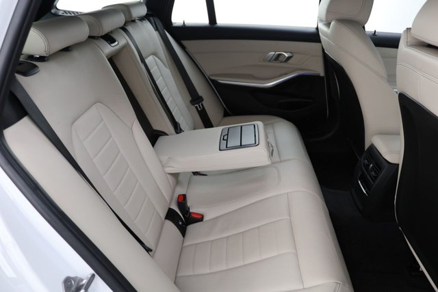 2021 BMW 3 Series 2L M Sport 5dr - Photo 3