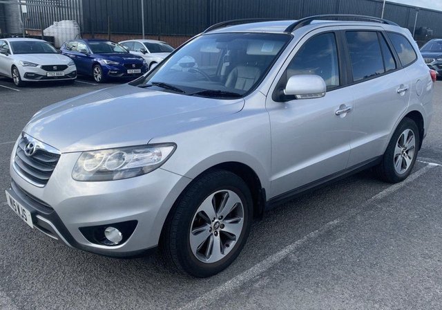 View our HYUNDAI SANTA FE