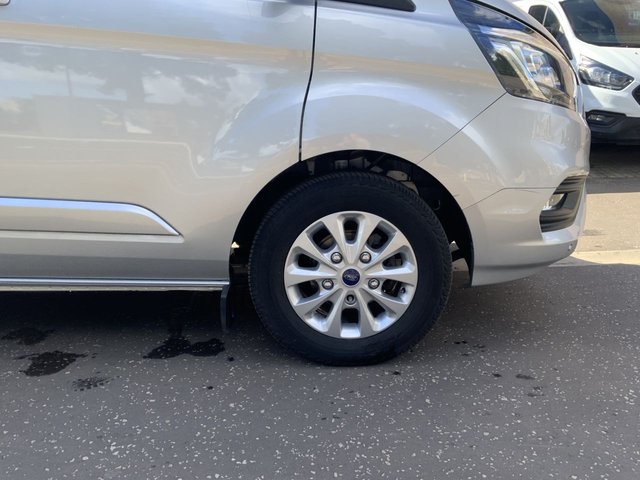 2023 Ford Transit Custom 2L Limited 5dr - Photo 8