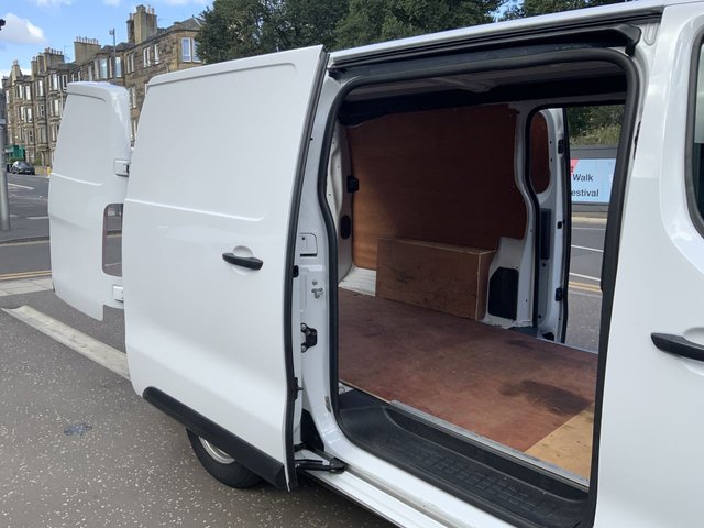 2022 Vauxhall Vivaro 1.5L Dynamic 6dr - Photo 10