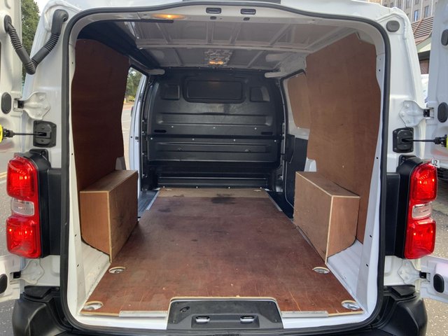 2022 Vauxhall Vivaro 1.5L Dynamic 6dr - Photo 11