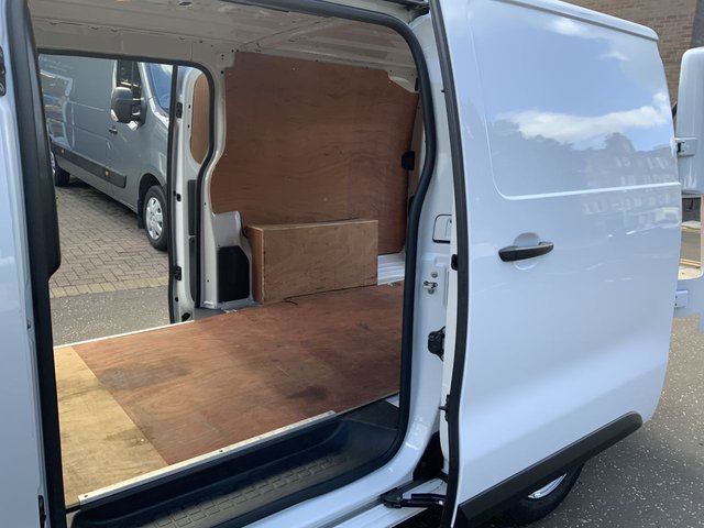 2022 Vauxhall Vivaro 1.5L Dynamic 6dr - Photo 12